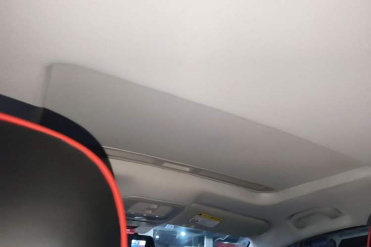 Used Roewe i5 2021 1.5L CVT Diamond Edition Headliner