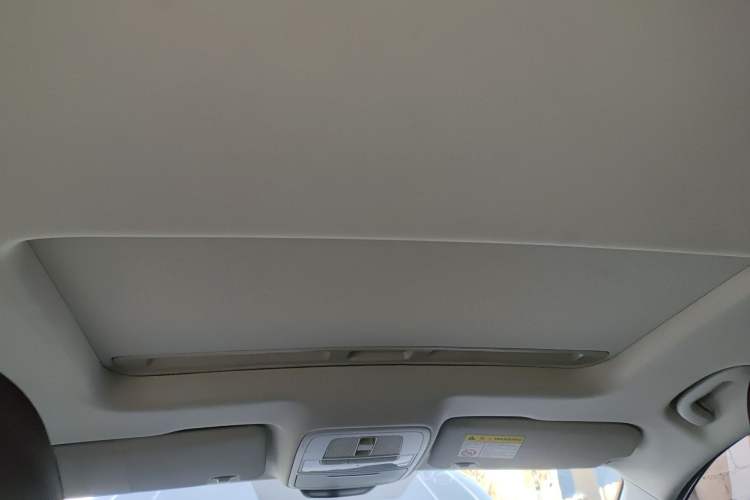 Used Roewe i5 2021 1.5L CVT Platinum Edition Headliner