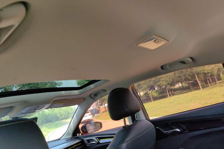 Used Roewe i5 2021 Revised Version 1.5L CVT Diamond Edition Headliner