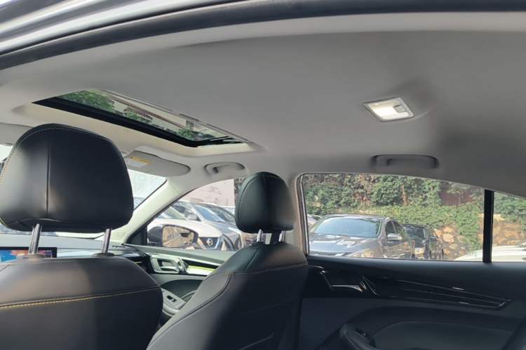 Used Roewe i5 2021 1.5L CVT Starry Edition Headliner