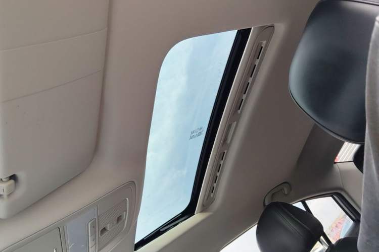 Used Roewe i5 2021 1.5L CVT Diamond Edition Headliner