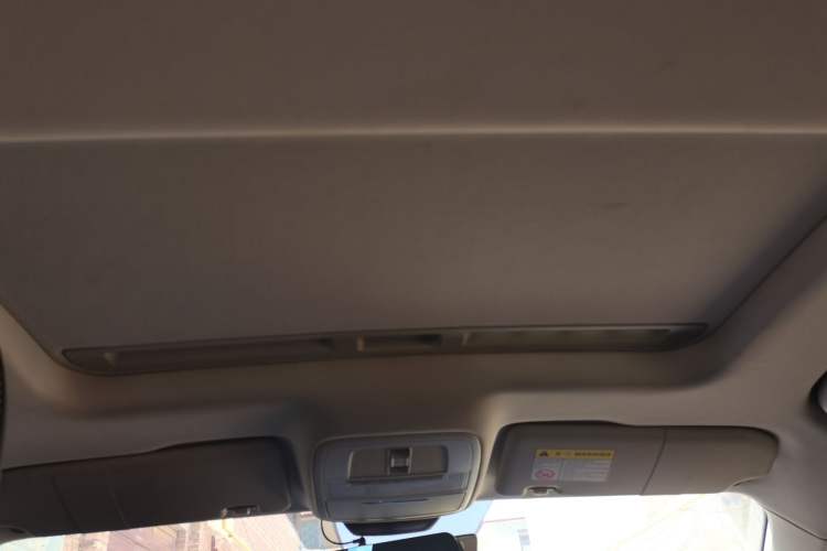 Used Roewe i5 2021 1.5L CVT Black Gold Edition Headliner