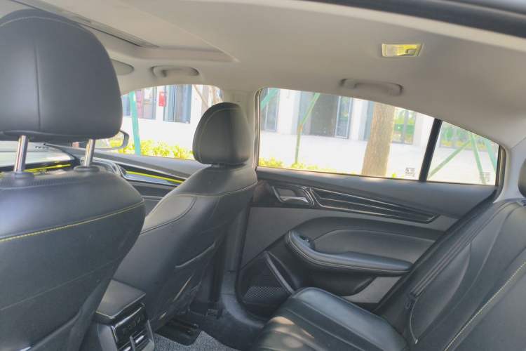 Used Roewe i5 2021 1.5L CVT Diamond Edition Headliner