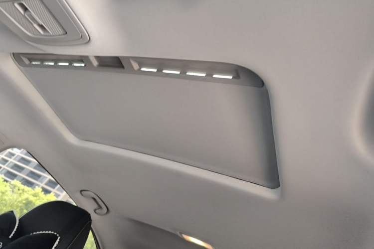 Used Roewe i5 2021 1.5L CVT Starry Edition Headliner