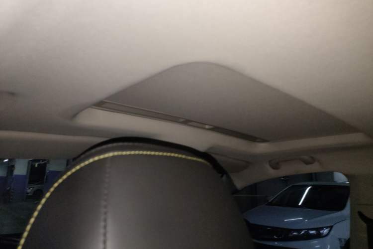 Used Roewe i5 2021 1.5L CVT Diamond Edition Headliner