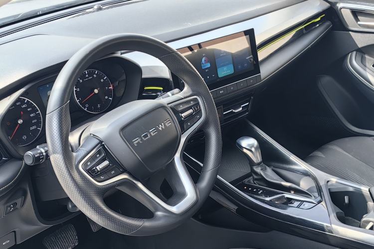 Used Roewe i5 2021 1.5L CVT Platinum Edition Interior 1