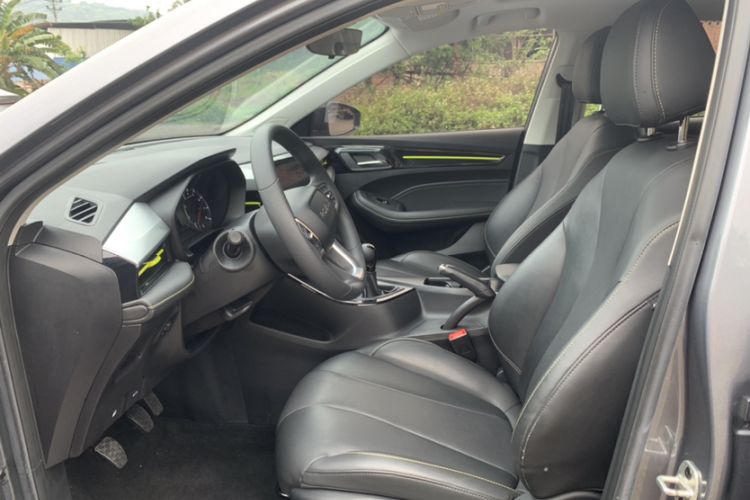 Used Roewe i5 2021 1.5L Manual Diamond Edition Interior 1