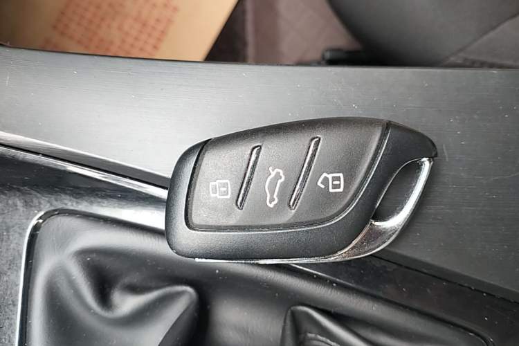 Used Roewe i5 2021 1.5L Manual Platinum Edition Interior 1