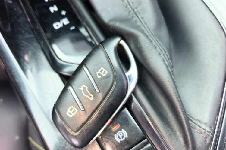 Used Roewe i5 2021 1.5L CVT Platinum Edition Interior 1
