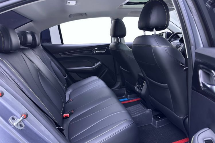 Used Roewe i5 2021 1.5L CVT Diamond Edition Interior 2