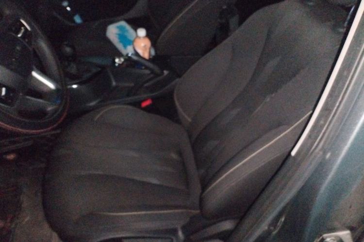 Used Roewe i5 2021 1.5L Manual Platinum Edition Interior 2