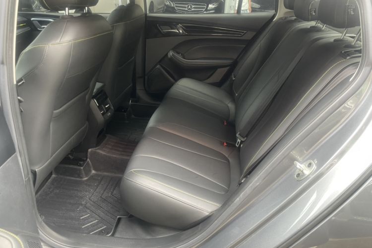 Used Roewe i5 2021 1.5L CVT Diamond Edition Interior 2