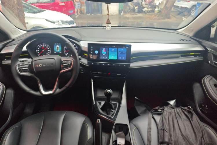 Used Roewe i5 2021 1.5L Manual Diamond Edition Interior 2