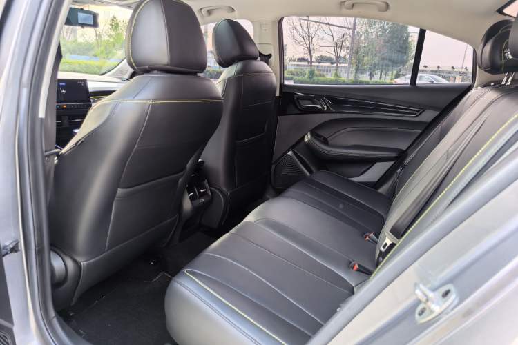 Used Roewe i5 2021 Revised Version 1.5L CVT Diamond Edition Interior 2