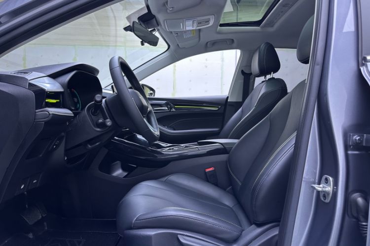 Used Roewe i5 2021 1.5L CVT Diamond Edition Interior 3