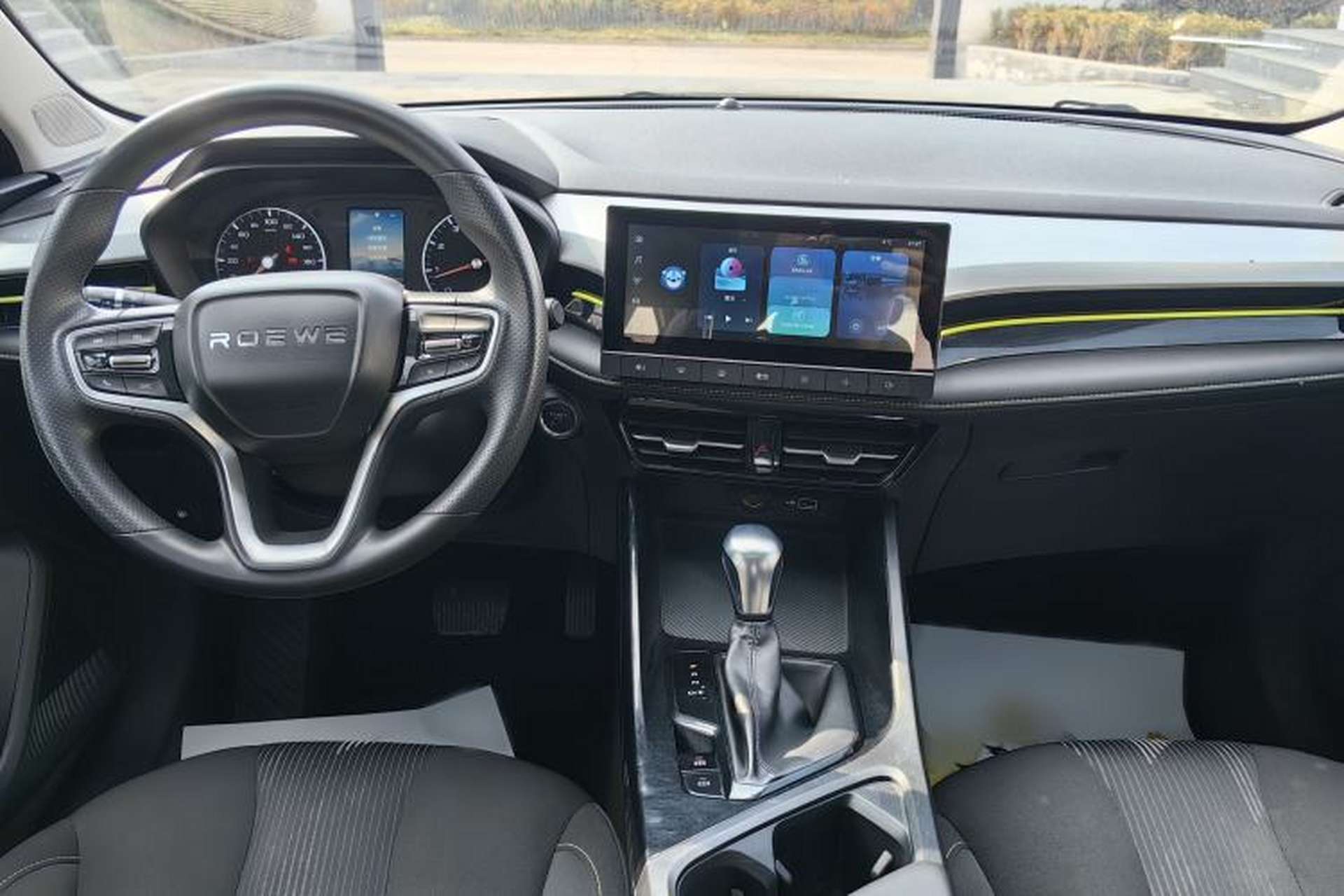 Used Roewe i5 2021 1.5L CVT Platinum Edition Interior 3