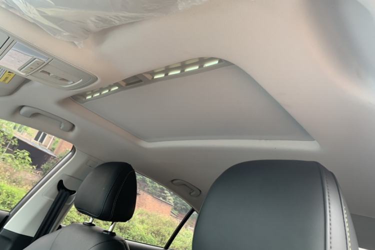 Used Roewe i5 2021 1.5L Manual Diamond Edition Interior 3