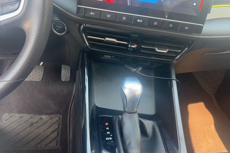 Used Roewe i5 2021 1.5L CVT Diamond Edition Interior 3