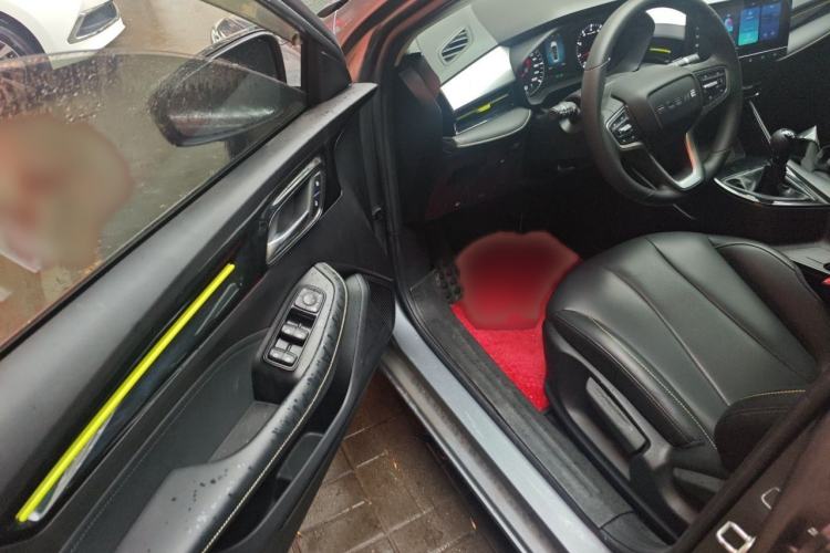 Used Roewe i5 2021 1.5L Manual Diamond Edition Interior 3