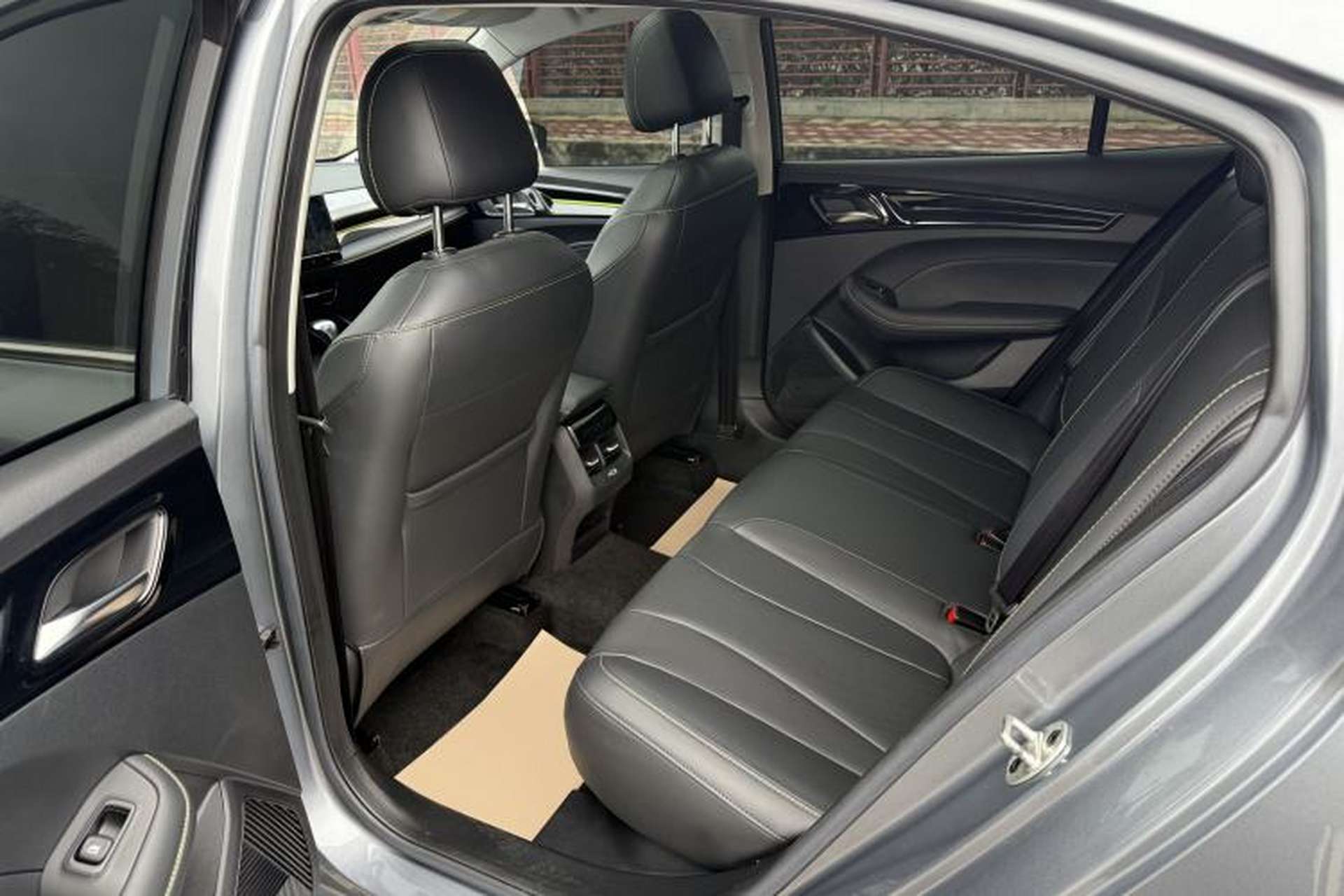 Used Roewe i5 2021 Revised Version 1.5L CVT Diamond Edition Interior 3
