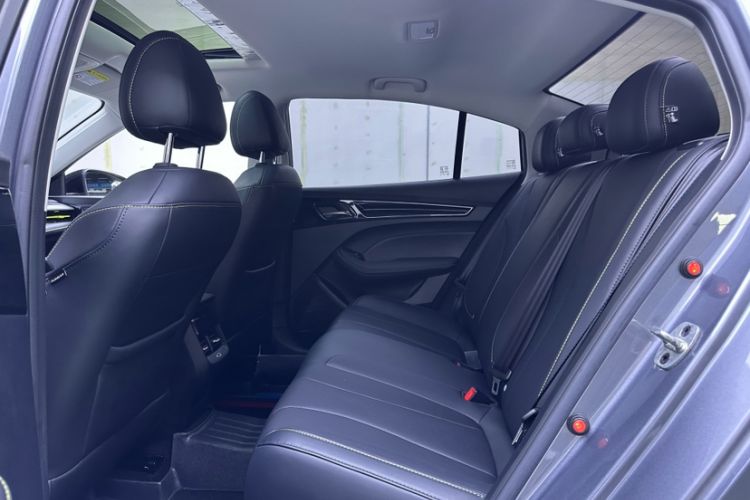 Used Roewe i5 2021 1.5L CVT Diamond Edition Interior 4