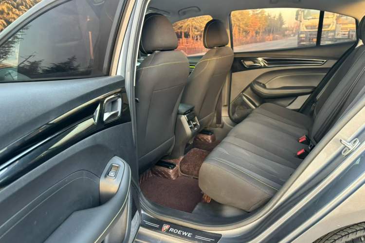 Used Roewe i5 2021 1.5L Manual Platinum Edition Interior 4