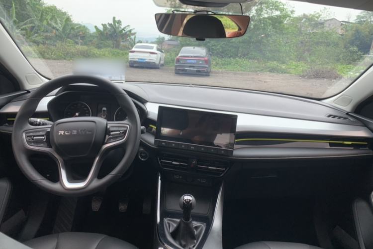 Used Roewe i5 2021 1.5L Manual Diamond Edition Interior 4