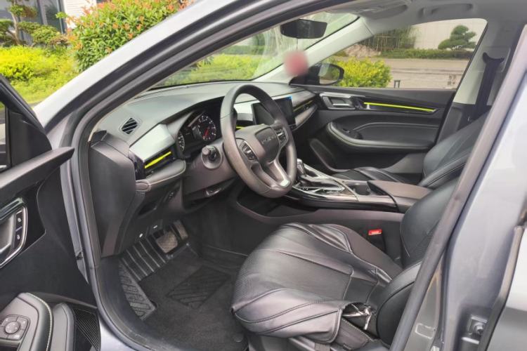 Used Roewe i5 2021 1.5L CVT Platinum Edition Interior 4