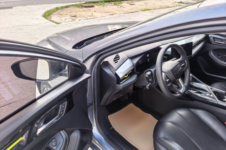 Used Roewe i5 2021 Revised Version 1.5L CVT Diamond Edition Interior 4