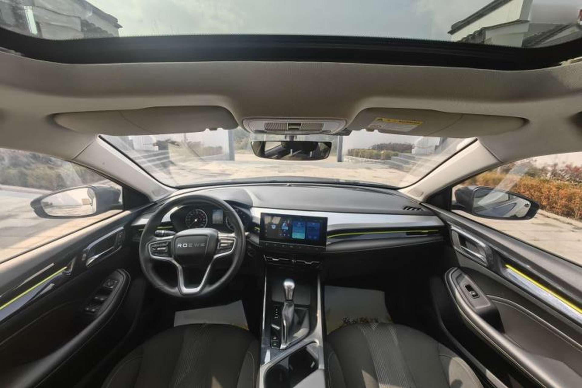Used Roewe i5 2021 1.5L CVT Platinum Edition Interior 5