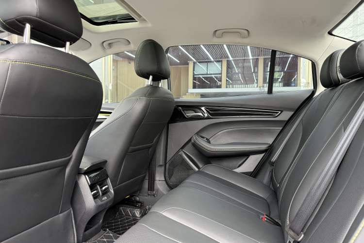 Used Roewe i5 2021 Revised Version 1.5L CVT Diamond Edition Interior 5