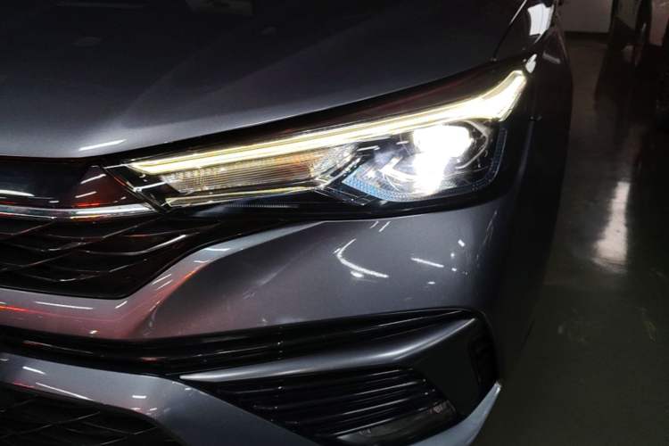 Used Roewe i5 2021 1.5L CVT Diamond Edition Left Front Headlight