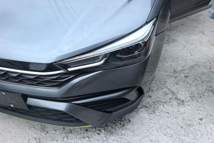 Used Roewe i5 2021 Revised Version 1.5L CVT Diamond Edition Left Front Headlight