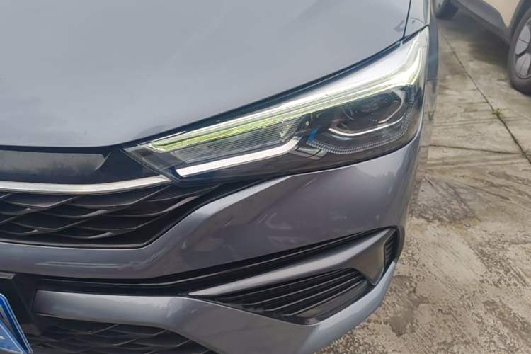 Used Roewe i5 2021 Revised Version 1.5L CVT Diamond Edition Left Front Headlight