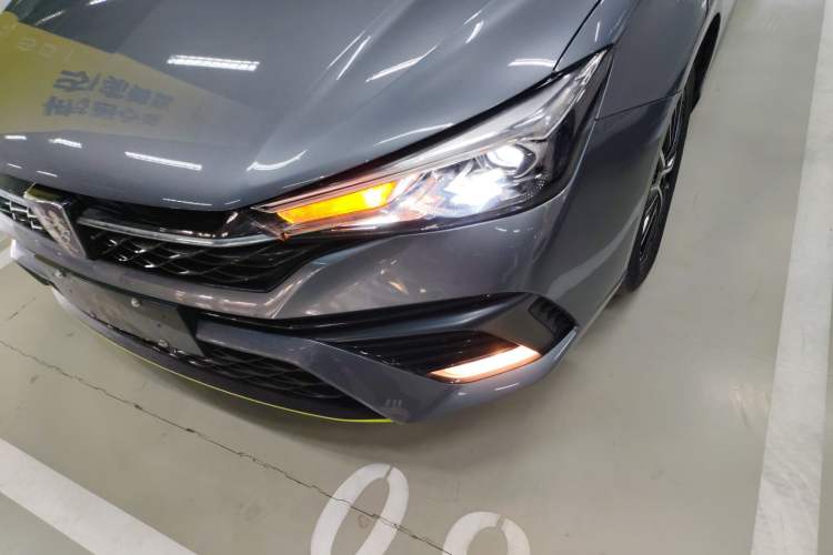Used Roewe i5 2021 1.5L CVT Black Gold Edition Left Front Headlight