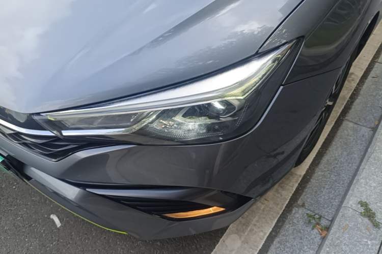 Used Roewe i5 2021 1.5L CVT Black Gold Edition Left Front Headlight