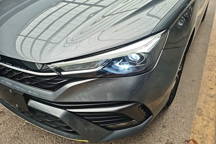 Used Roewe i5 2021 Revised Version 1.5L CVT Diamond Edition Left Front Headlight