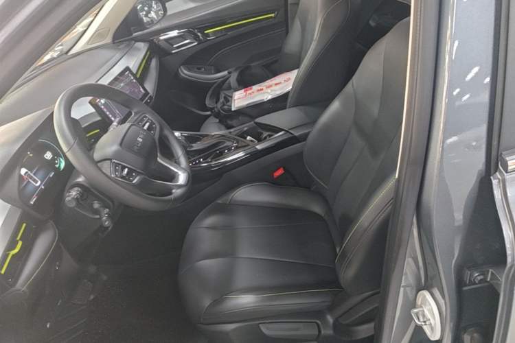 Used Roewe i5 2021 Revised Version 1.5L CVT Diamond Edition Left Front Seat