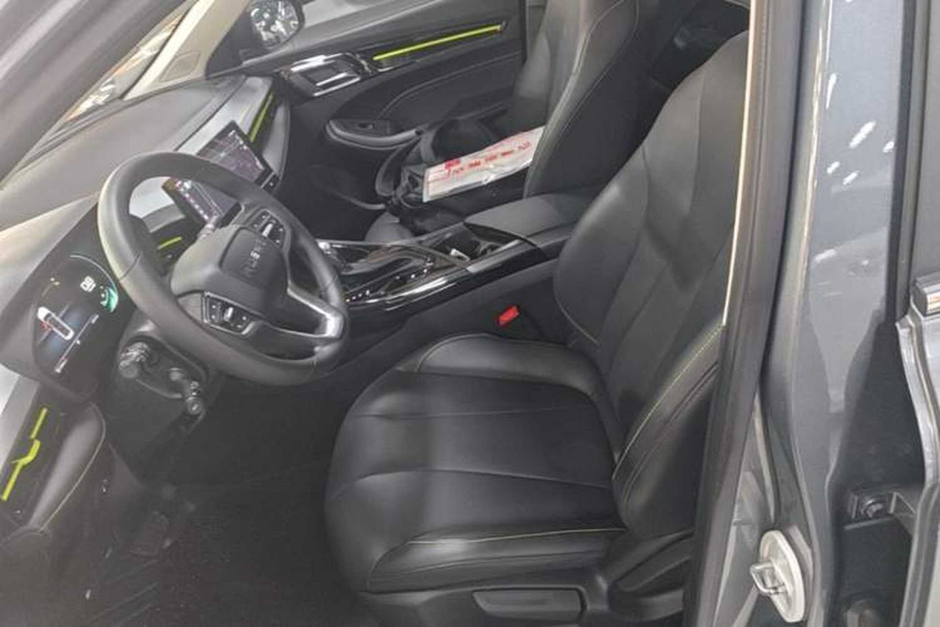 Used Roewe i5 2021 Revised Version 1.5L CVT Diamond Edition Left Front Seat