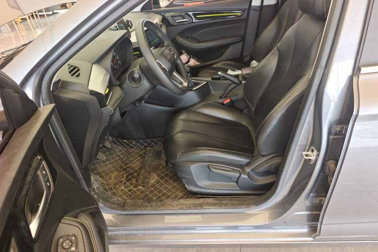 Used Roewe i5 2021 1.5L Manual Diamond Edition Left Front Seat