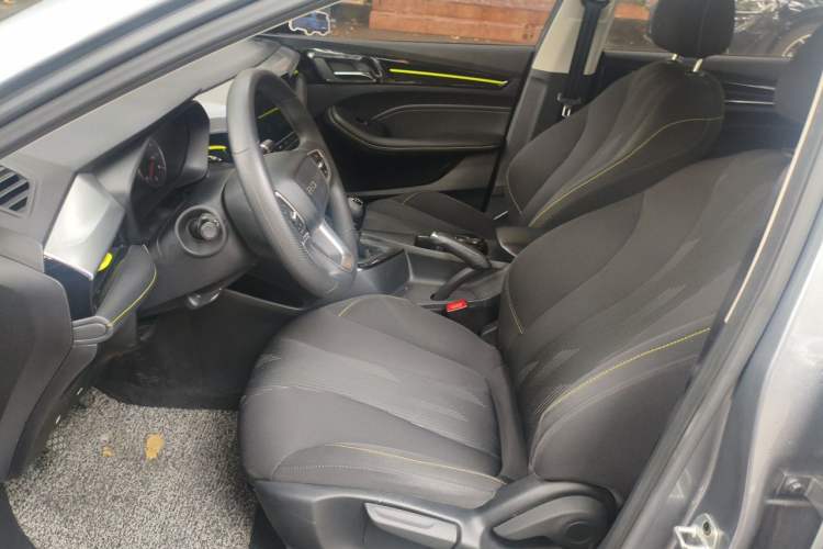 Used Roewe i5 2021 1.5L Manual Platinum Edition Left Front Seat