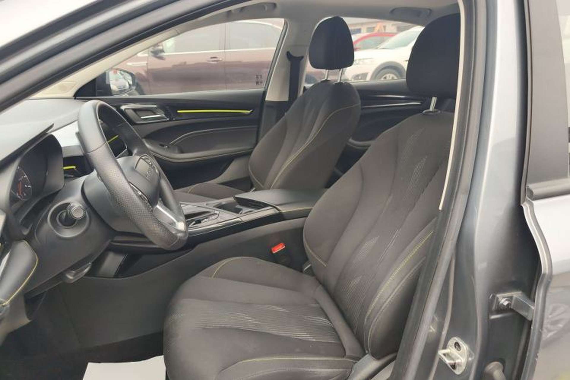 Used Roewe i5 2021 1.5L CVT Platinum Edition Left Front Seat