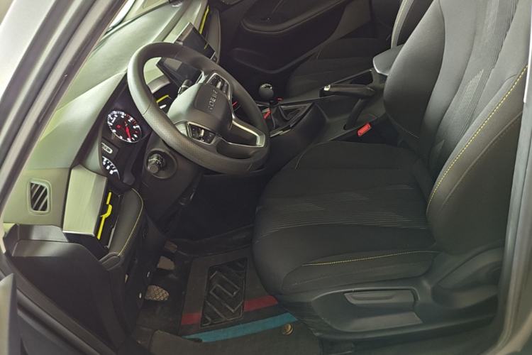 Used Roewe i5 2021 1.5L Manual Platinum Edition Left Front Seat