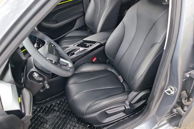 Used Roewe i5 2021 1.5L CVT Diamond Edition Left Front Seat