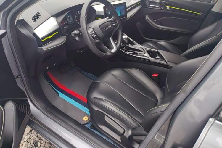 Used Roewe i5 2021 1.5L CVT Black Gold Edition Left Front Seat