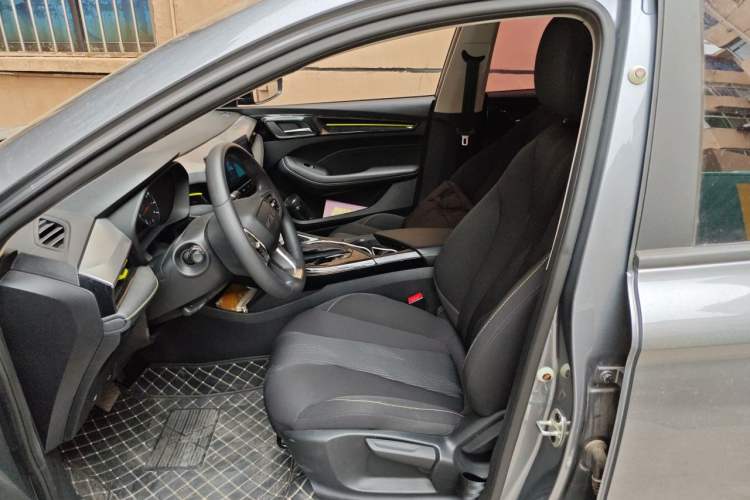 Used Roewe i5 2021 1.5L CVT Platinum Edition Left Front Seat