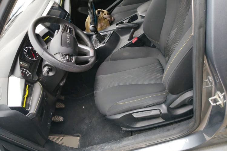 Used Roewe i5 2021 1.5L Manual Platinum Edition Left Front Seat