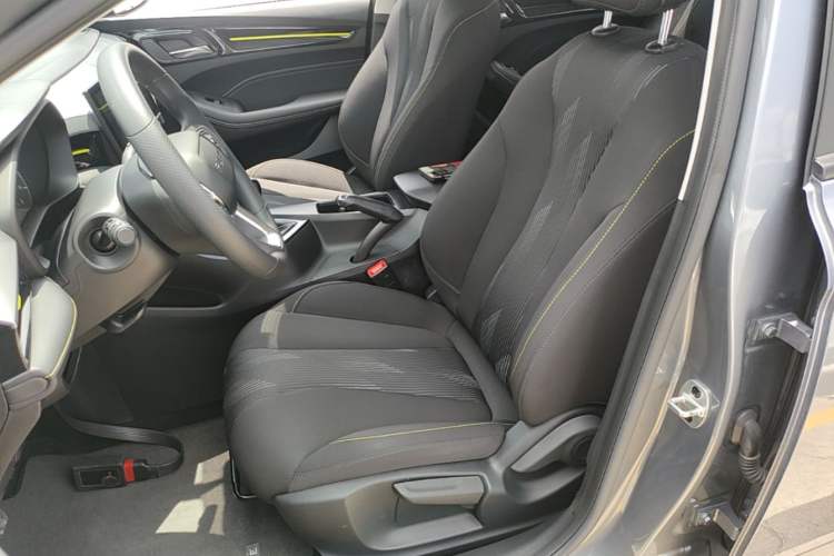 Used Roewe i5 2021 1.5L Manual Platinum Edition Left Front Seat