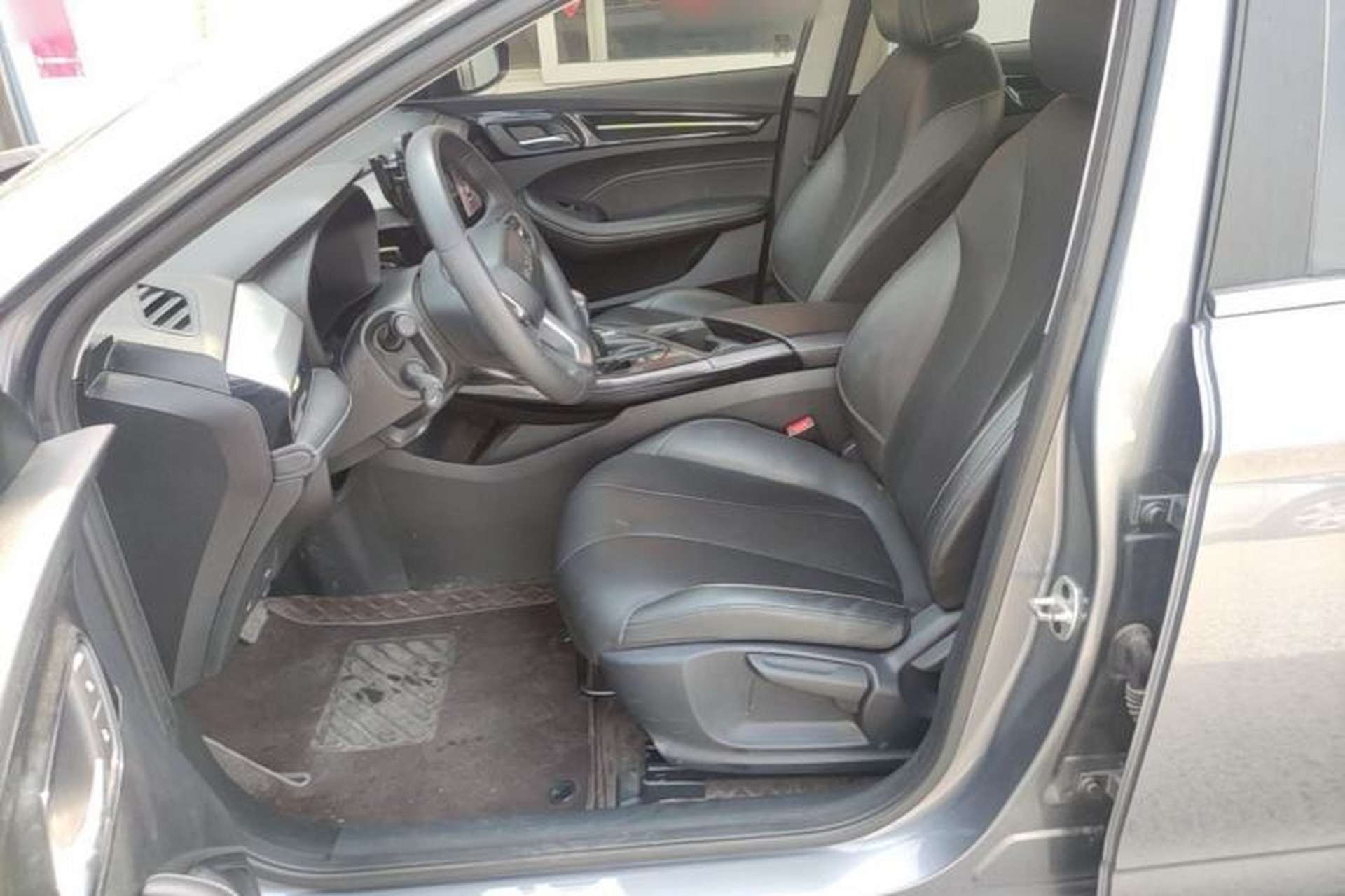 Used Roewe i5 2021 1.5L CVT Diamond Edition Left Front Seat