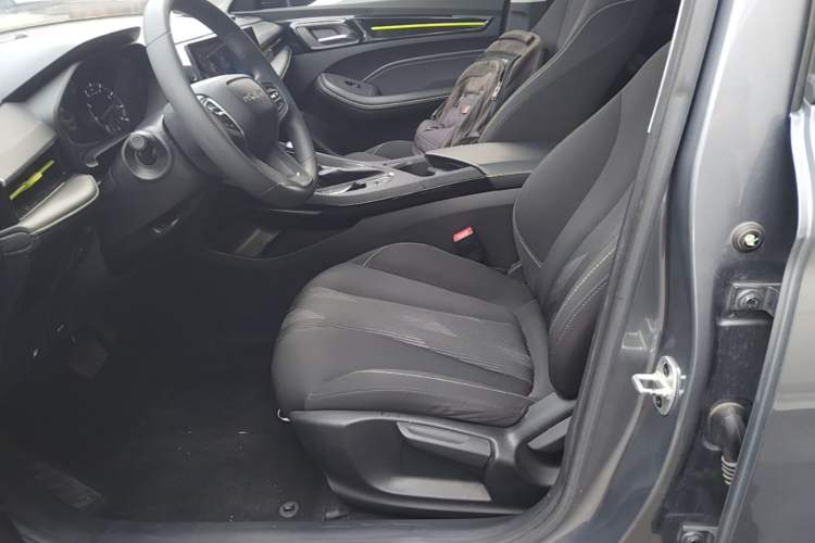 Used Roewe i5 2021 1.5L CVT Platinum Edition Left Front Seat